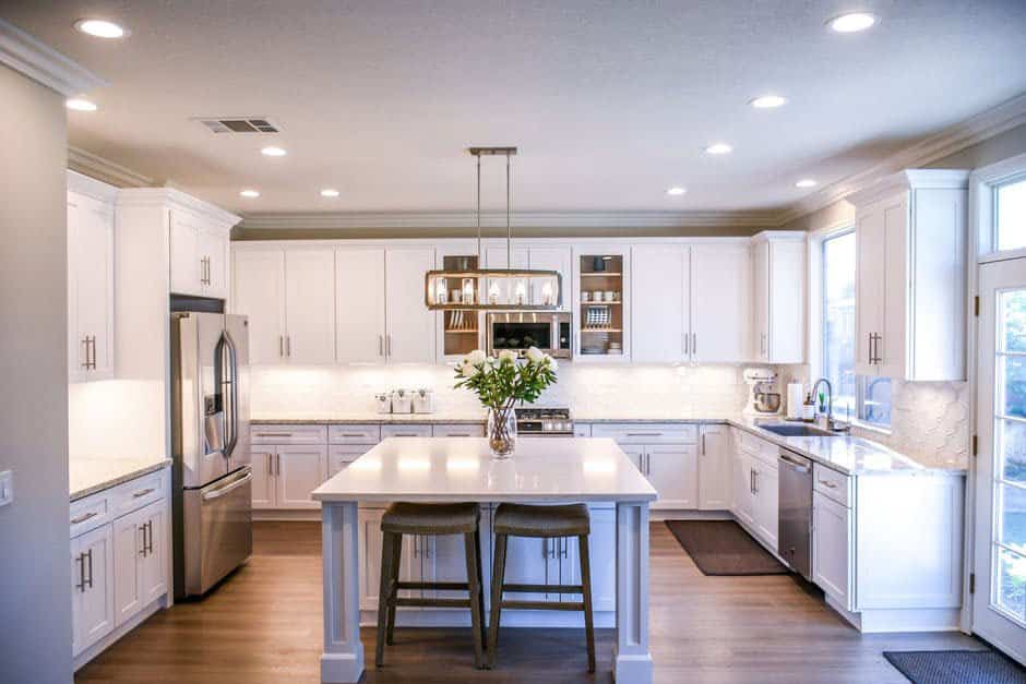 Flickering Lights in Your Home: This is When it’s a Big Problem